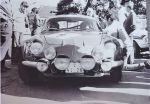 “ Alpina A-110 załogi Hubacek-Minarik. Przy samochodzie klęczy Patrick Landon – szef działu rajdowego w Renault”. Vladimir Hubacek zmarł 02.09.2021. Zdjęcie z archiwum Patricka Landona.