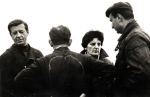 Zdjęcie po wyścigu w Puławach 1967, stoją od lewej: Zbigniew Sucharda, tyłem stoi Longin Bielak z widocznym śladem potu na plecach, Nina Paszkowska, Andrzej Zieliński. Zdjęcie z archiwum Zbigniewa i Joanny Suchardów