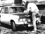 Fiat 125p załogi: Władysław Domański / Krystyna Gott, na zdjęciu przodem Wojtek Janus. Z archiwum Władysława Domańskiego
