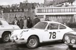 Nr 78. Porsche 912 załogi: Włodzimierz Markowski / Janusz Stawiński, obok Warszawa 223 załogi: Stanisłw Gustab / Leon Grzybek nr startowy 80