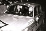 Nr 67. Renault 8 Gordini za kierownicą Ryszard Nowicki, obok Andrzej Komorowski