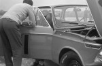BMW 1600 załogi: Krzysztof Komornicki / Marek Wachowski. W środku siedzi Marek Wachowski
