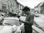 Komornicki w drodze na start w RFN liczy nasze grosiki. W 1970 roku nie było jeszcze kont „A”, z których można było wywozić dewizy za granicę. Musiały nam wystarczyć na wszystko diety otrzymane z PZMot. W przypadku jakiejkolwiek awarii można było tylko siąść i płakać.